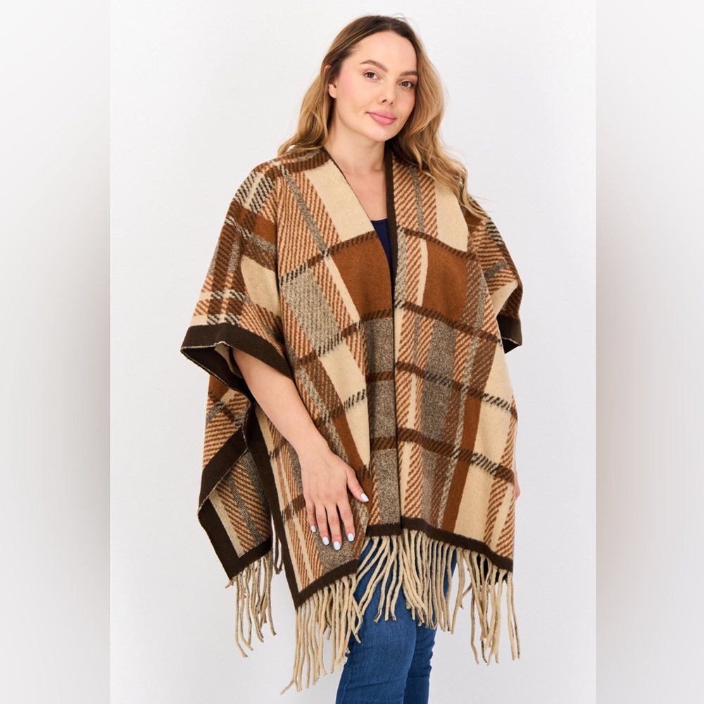 Max Studio Woman’s Checkered Plaid Poncho Cape in Brown and Tan ONE SIZE